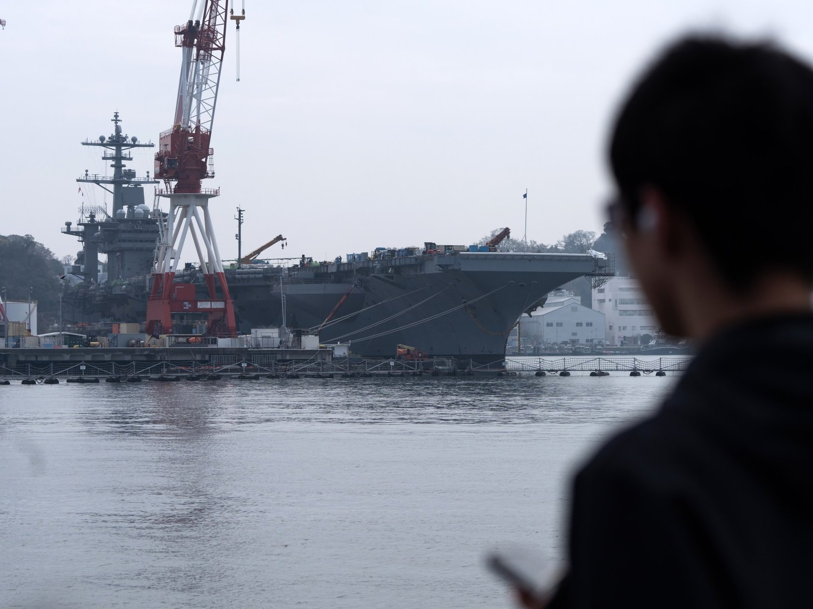 US aircraft carrier expected to relieve USS Lincoln in Middle East